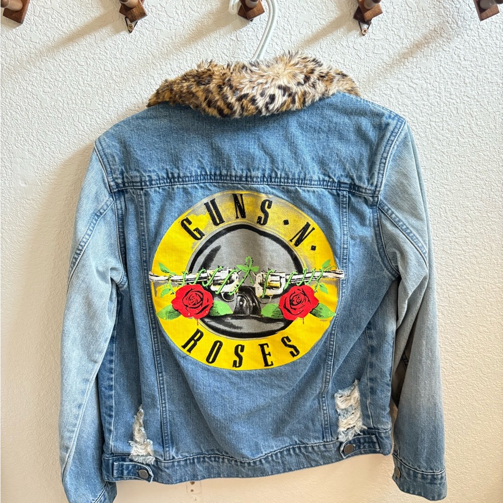 Guns n Roses denim jean jacket with faux fur collar